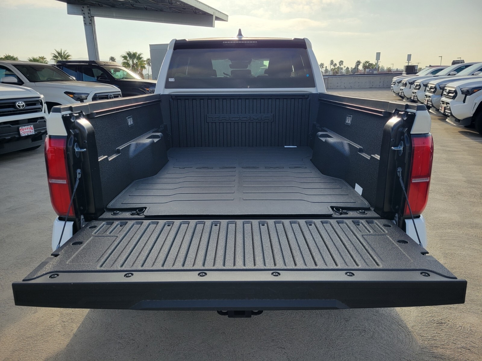2025 Toyota Tacoma SR5 Double Cab photo 4