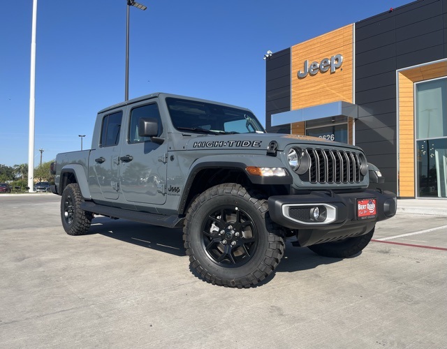 2025 Jeep Gladiator High Tide's photo