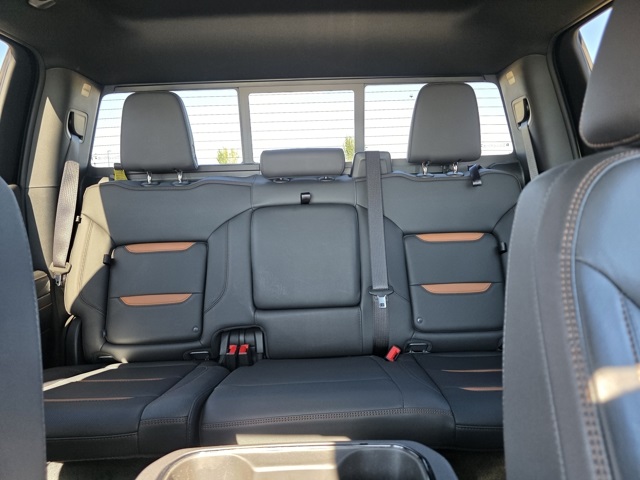2024 GMC Sierra 1500 4WD Crew Cab Short Box AT4
