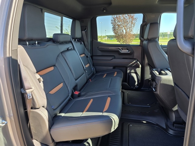 2024 GMC Sierra 1500 4WD Crew Cab Short Box AT4