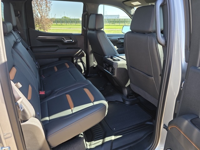 2024 GMC Sierra 1500 4WD Crew Cab Short Box AT4