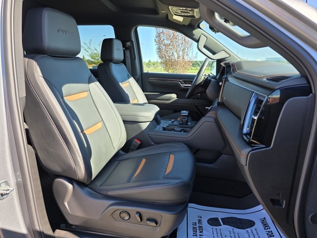 2024 GMC Sierra 1500 4WD Crew Cab Short Box AT4