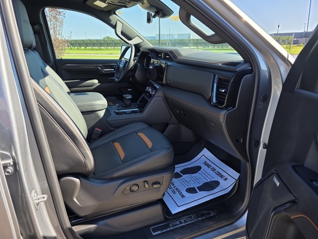 2024 GMC Sierra 1500 4WD Crew Cab Short Box AT4