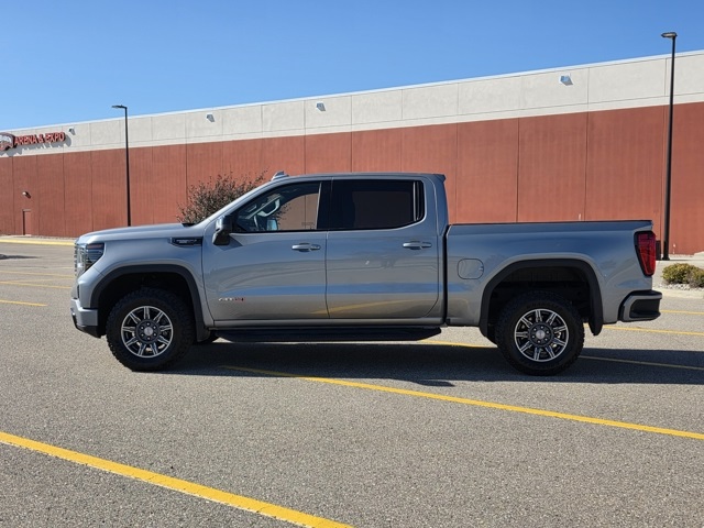 2024 GMC Sierra 1500 4WD Crew Cab Short Box AT4