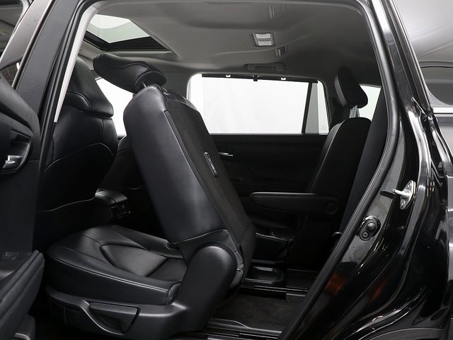 2023 Toyota Highlander XLE photo 7