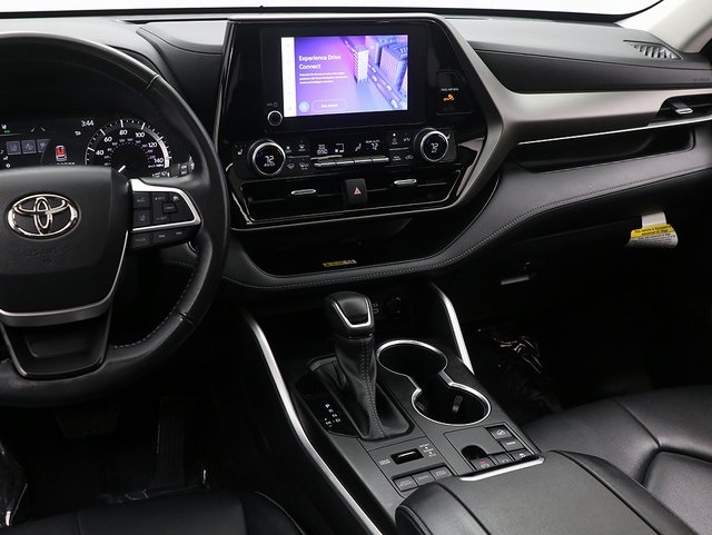 2023 Toyota Highlander XLE photo 10