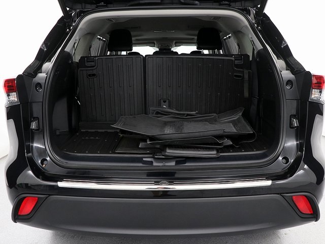 2023 Toyota Highlander XLE photo 21