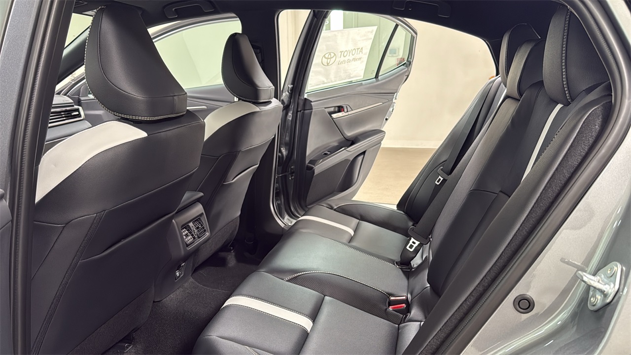 2026 Toyota Camry SE photo 14
