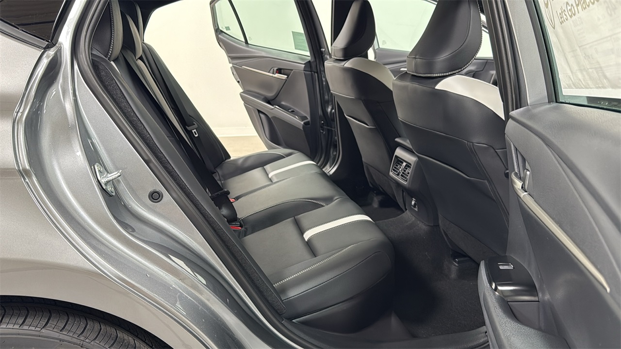2026 Toyota Camry SE photo 16