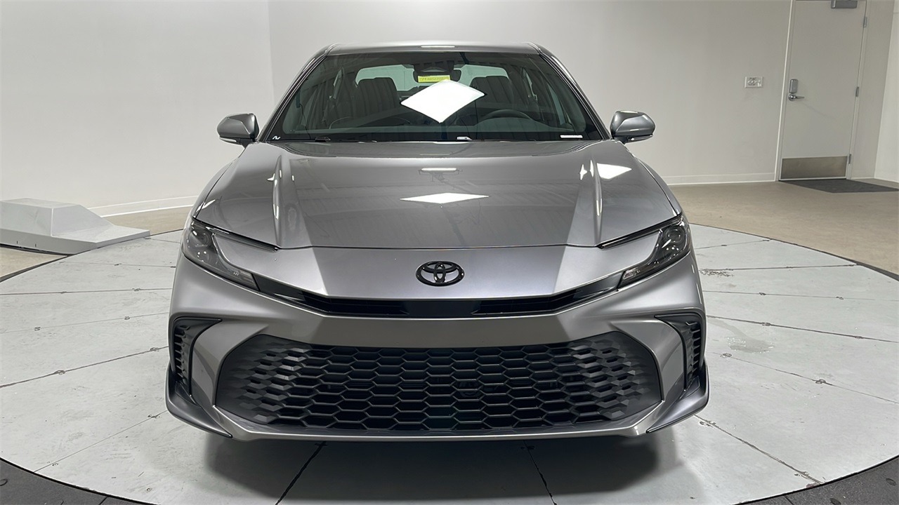 2026 Toyota Camry SE photo 2