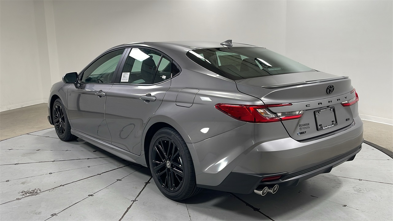 2026 Toyota Camry SE photo 7