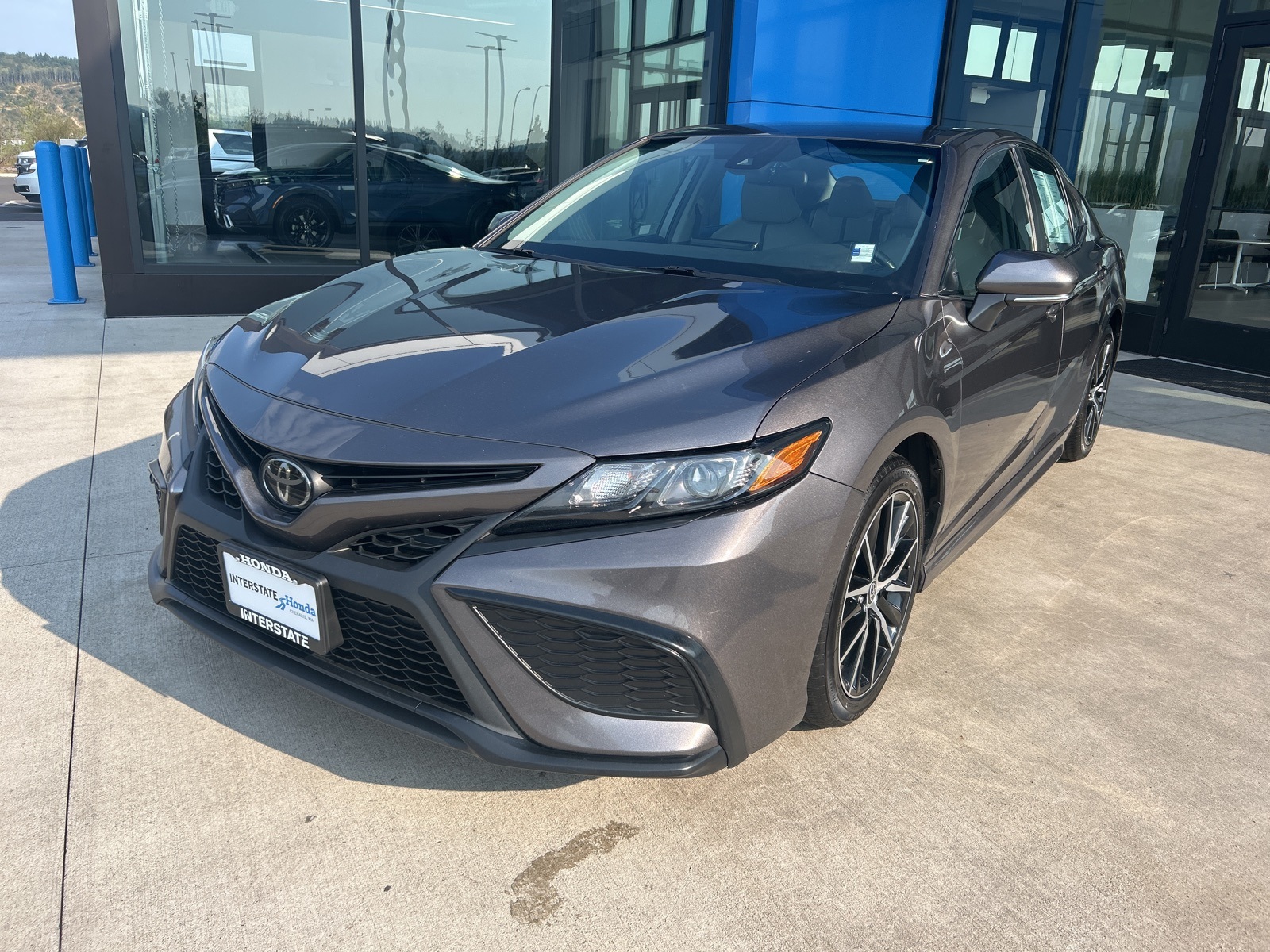 2023 Toyota Camry SE's photo