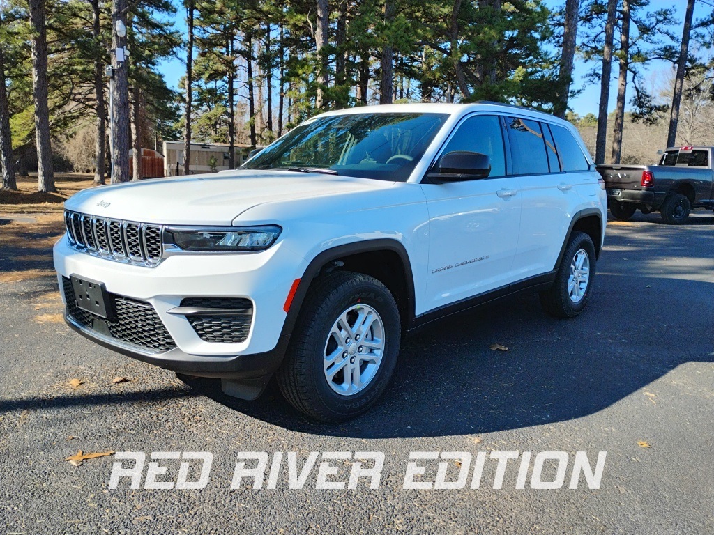 2025 Jeep Grand Cherokee Laredo's photo