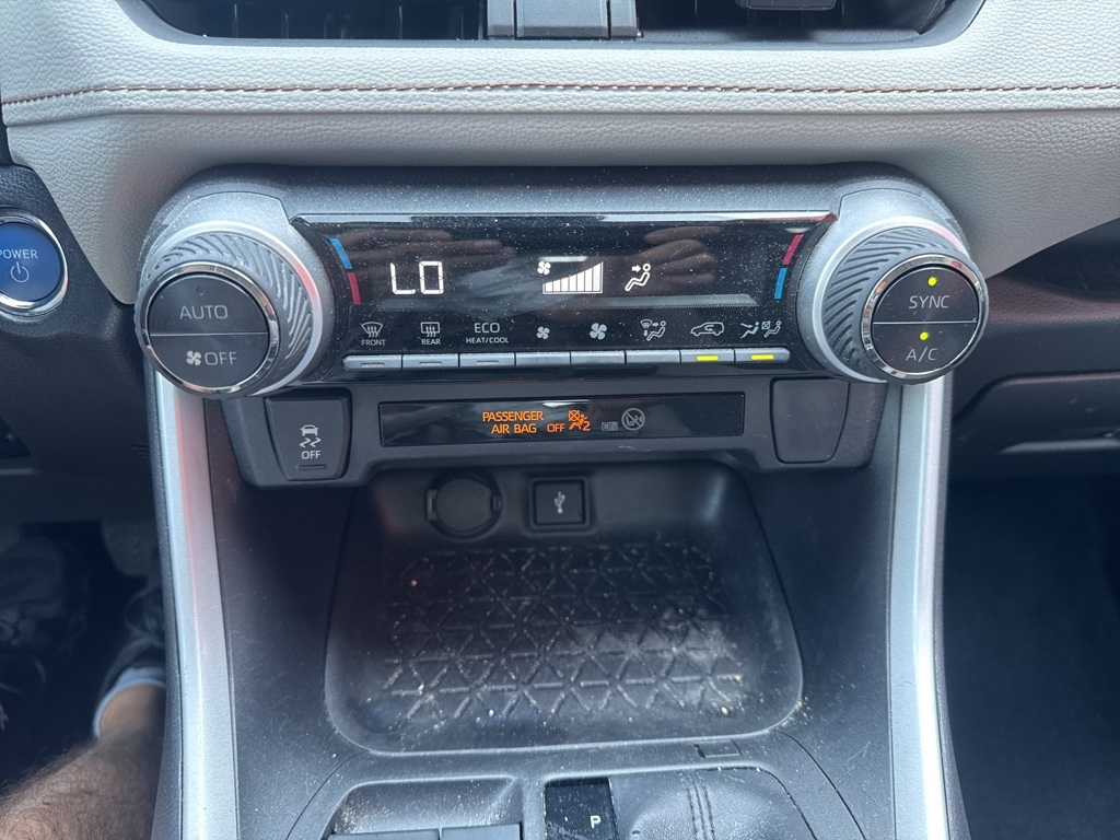 2022 Silver Toyota RAV4 XLE AWD SUV
