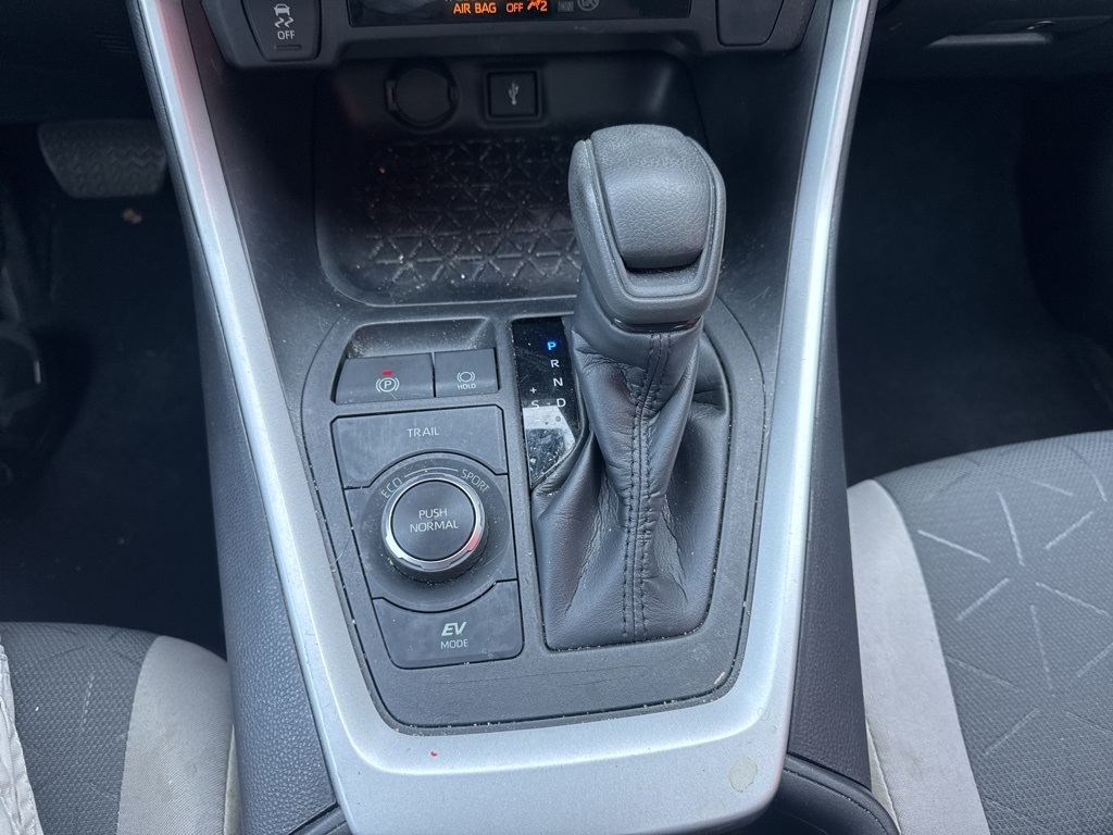 2022 Silver Toyota RAV4 XLE AWD SUV