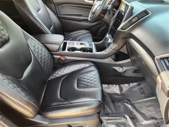 2023 Black Metallic Ford Edge Titanium AWD SUV