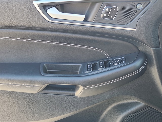 2023 Black Metallic Ford Edge Titanium AWD SUV