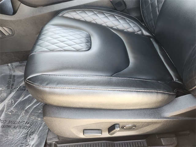 2023 Black Metallic Ford Edge Titanium AWD SUV