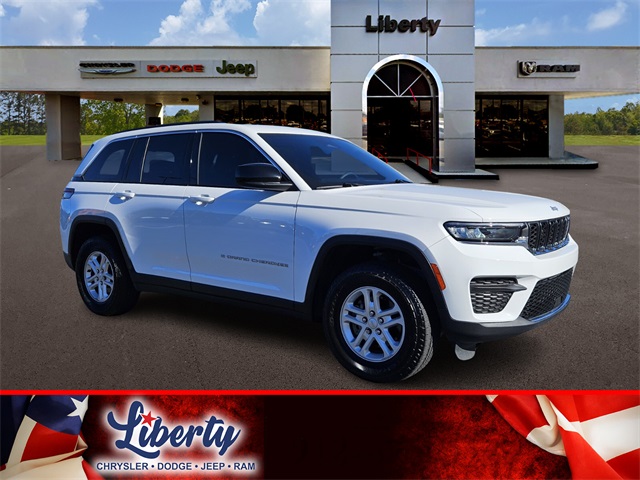 2024 Jeep Grand Cherokee Laredo 4x2