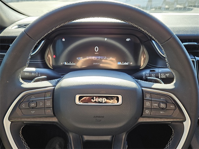 2024 Jeep Grand Cherokee Laredo 4x2