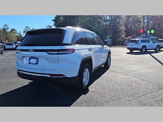 2024 Jeep Grand Cherokee Laredo 4x2