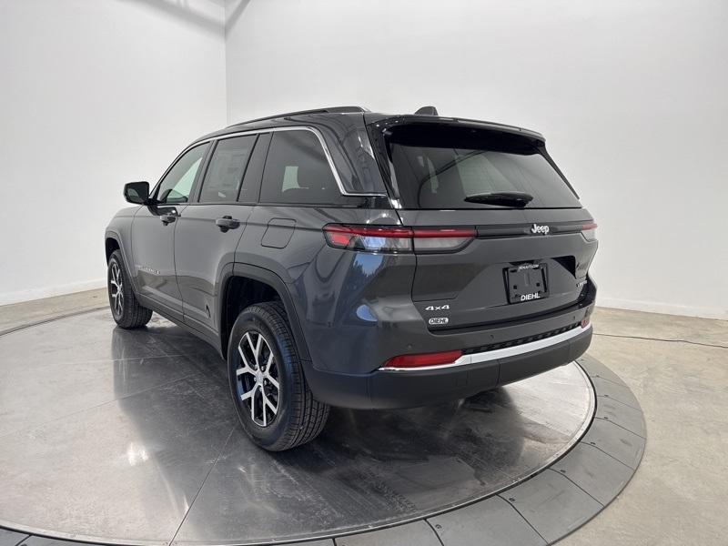 2025 Jeep Grand Cherokee Limited photo 3