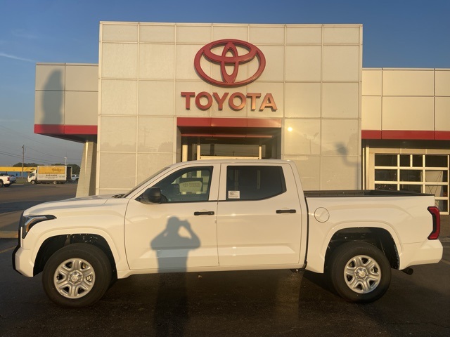 2026 Toyota Tundra SR CrewMax photo 2