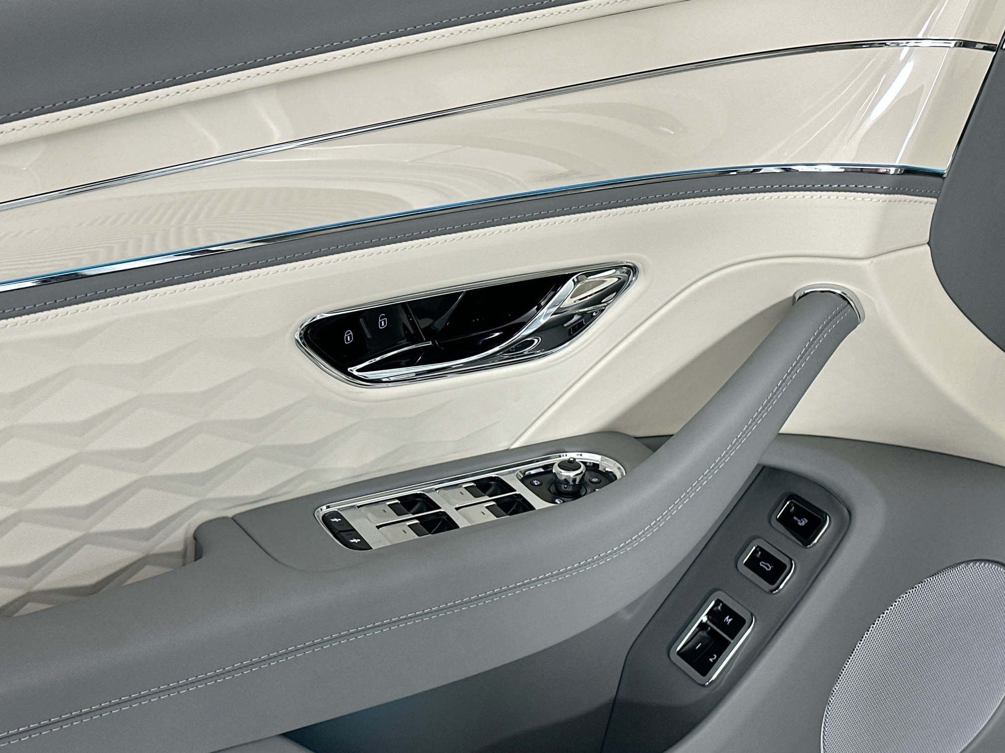 new 2025 Bentley Flying Spur car