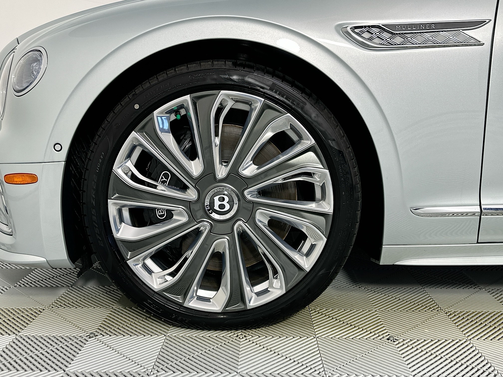 new 2025 Bentley Flying Spur car