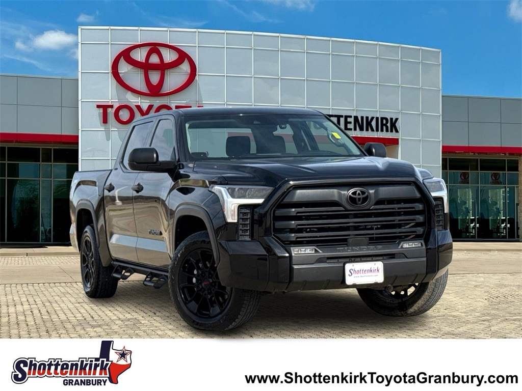 2024 Toyota Tundra SR5's photo