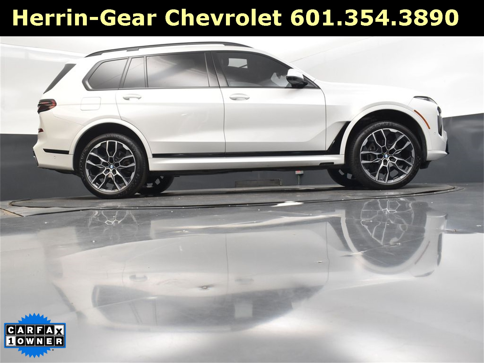 2024 White Metallic BMW X7 xDrive40i AWD SUV