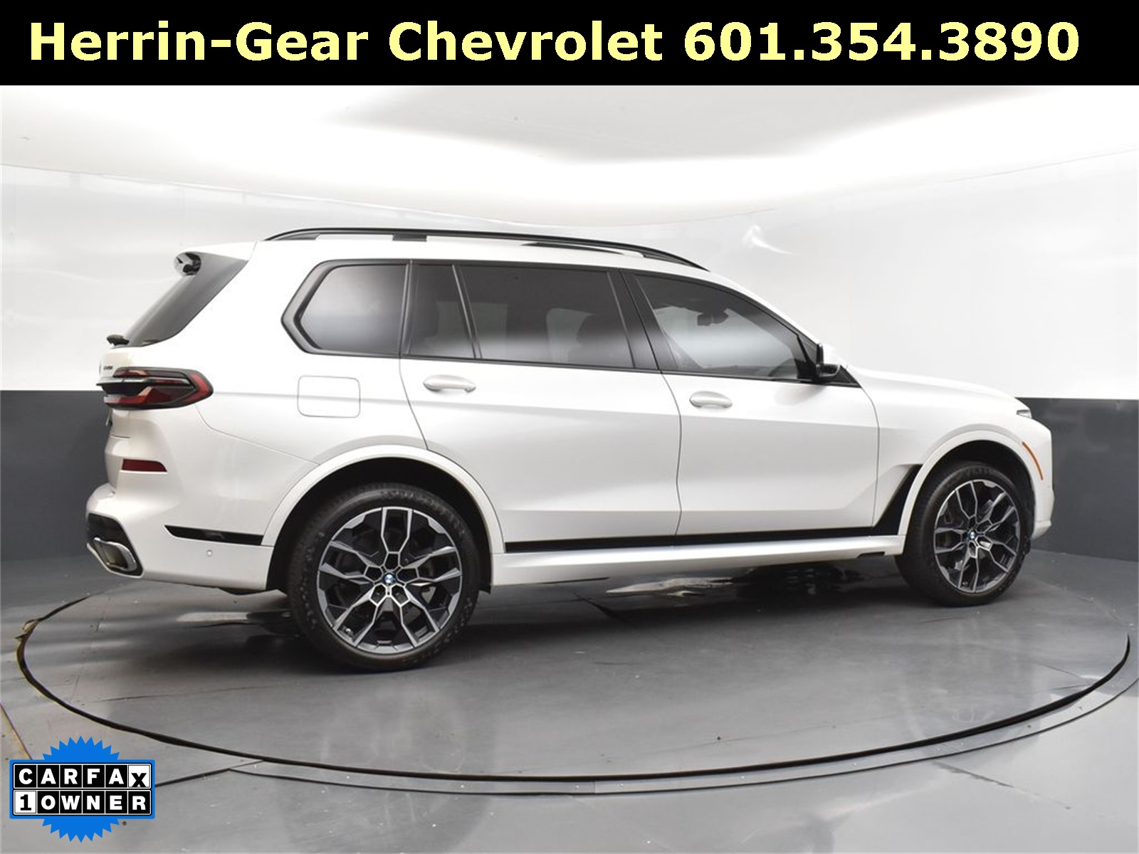 2024 White Metallic BMW X7 xDrive40i AWD SUV