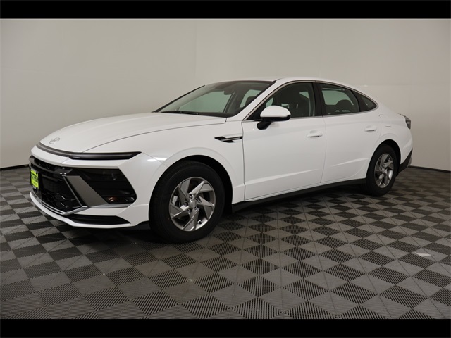 2026 Hyundai Sonata SE's photo