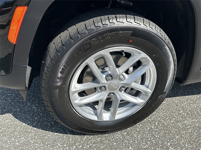 2025 Jeep Grand Cherokee Laredo X photo 11