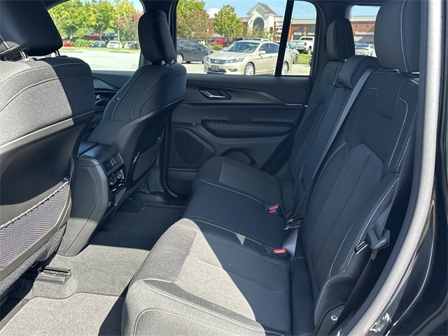 2025 Jeep Grand Cherokee Laredo X photo 21