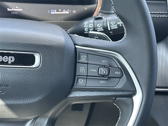 2025 Jeep Grand Cherokee Laredo X photo 24