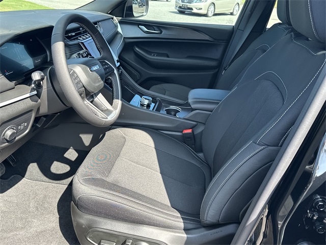 2025 Jeep Grand Cherokee Laredo X photo 9