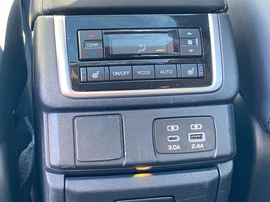 2024 Crystal Black Silica Subaru Ascent Limited AWD SUV