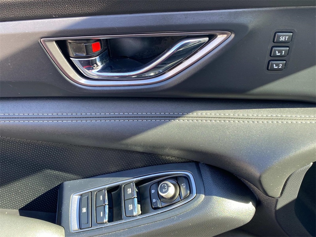 2024 Crystal Black Silica Subaru Ascent Limited AWD SUV