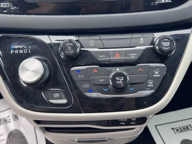 2020 Chrysler Voyager LXi
