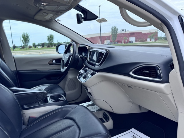 2020 Chrysler Voyager LXi