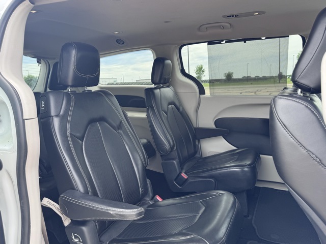 2020 Chrysler Voyager LXi