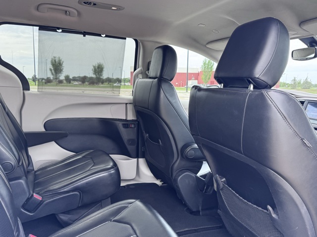 2020 Chrysler Voyager LXi
