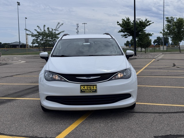 2020 Chrysler Voyager LXi