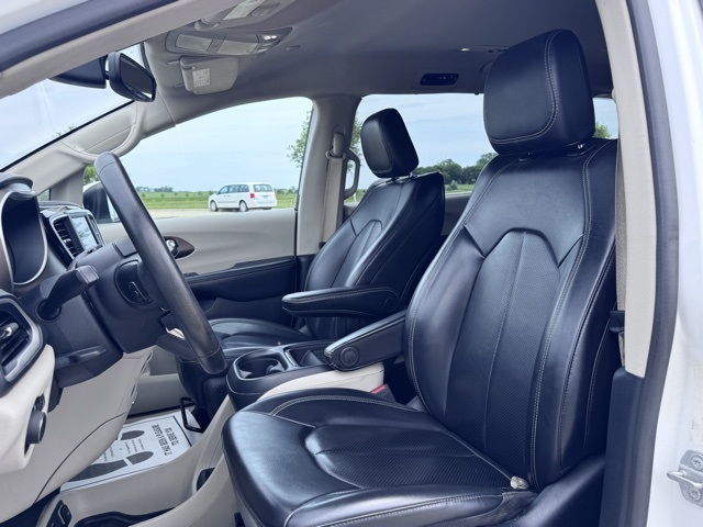 2020 Chrysler Voyager LXi