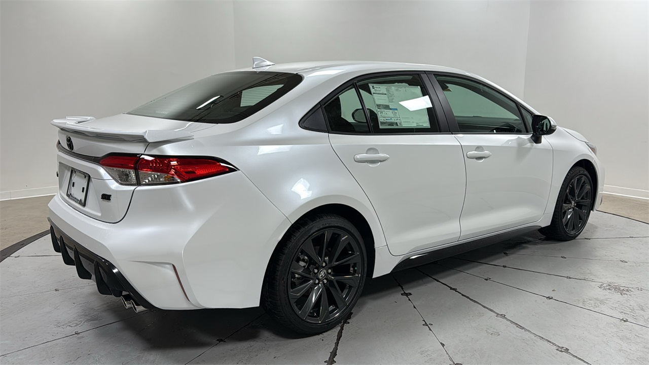 2026 Toyota Corolla SE photo 4