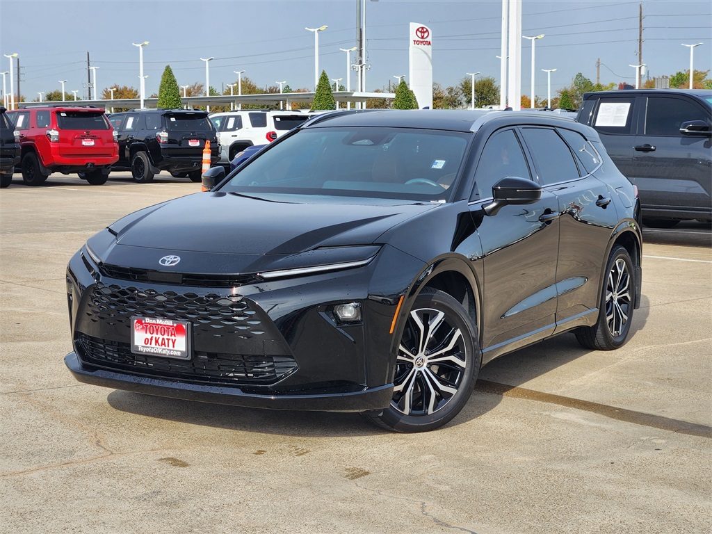 2025 Toyota Crown Signia XLE's photo