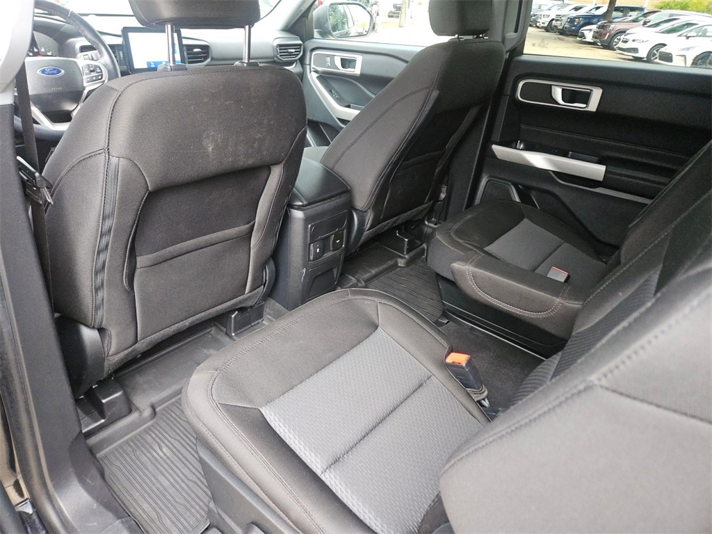 2022 Ford Explorer XLT photo 9
