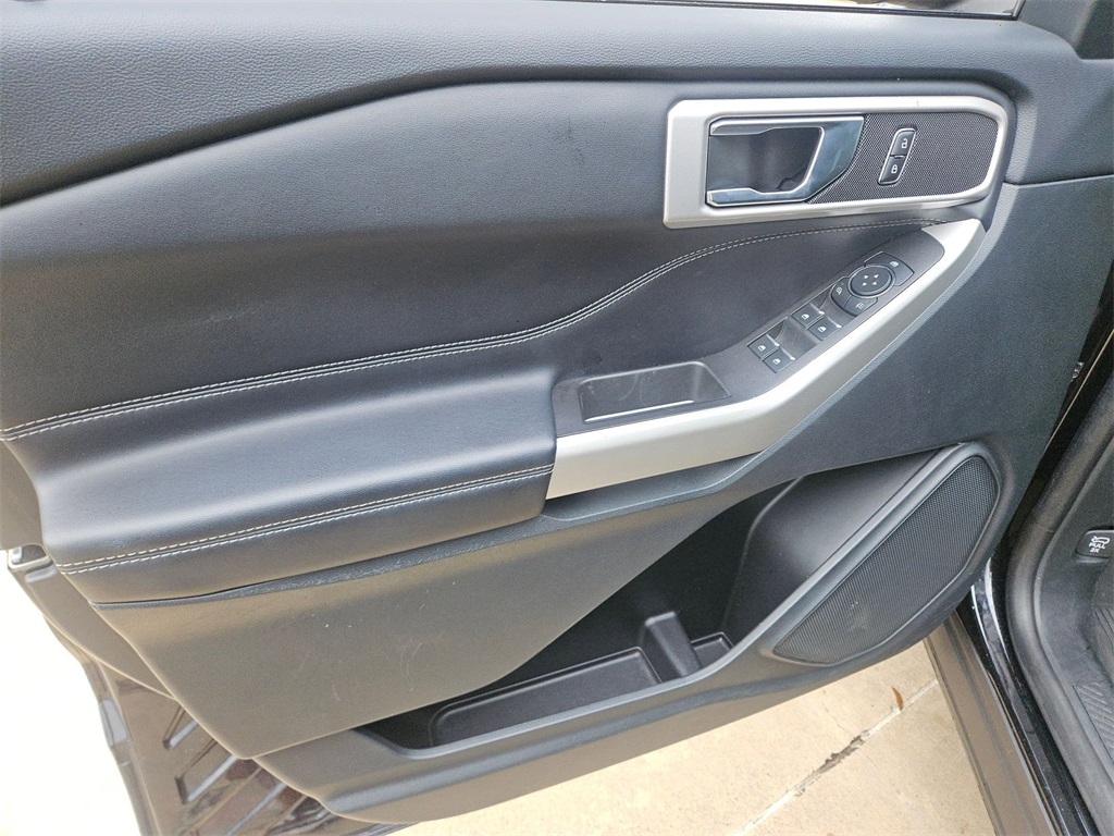 2022 Ford Explorer XLT photo 10