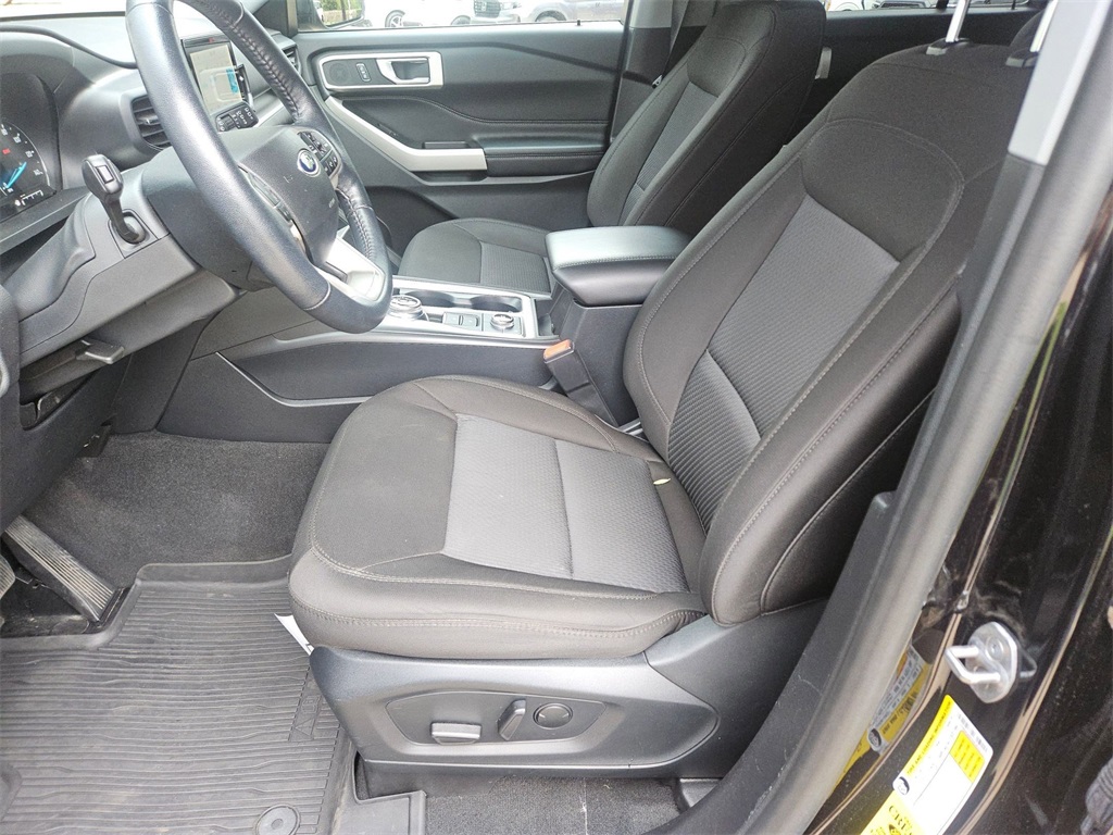 2022 Ford Explorer XLT photo 14